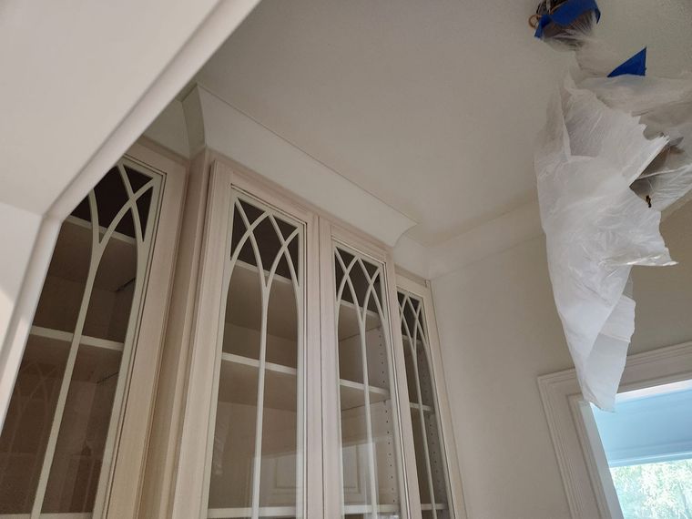 Arched window trim detail